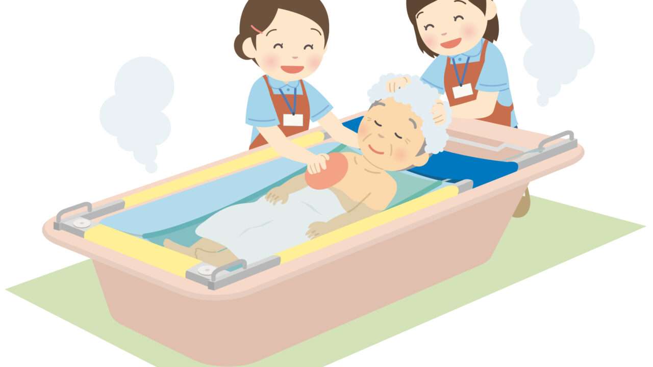 入浴介助する女性職員、洗髪洗体